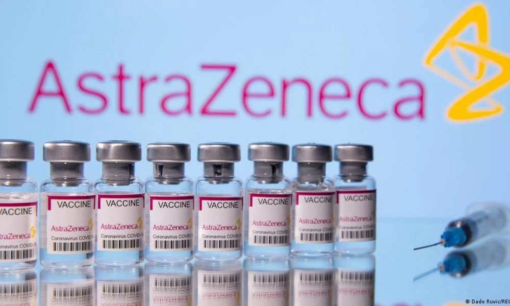 AstraZeneca: Θα χορηγείται σε ηλικίες άνω των 30 ετών